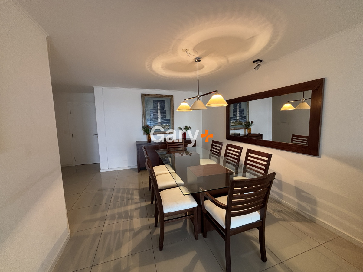 Apartamento ID.3600 - Apartamento en venta y alquiler temporario  3 dormitorios en Playa Brava, Punta del Este