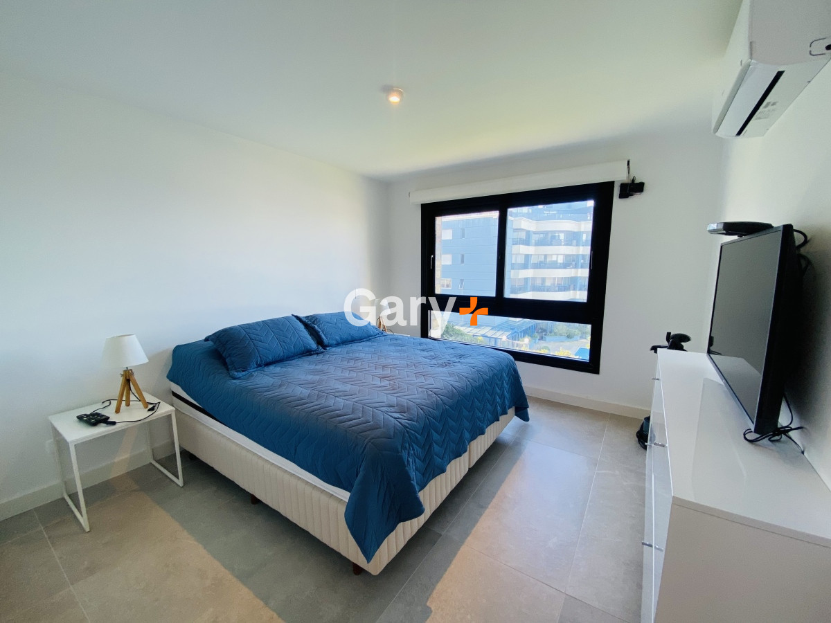Apartamento ID.27420 - Apartamento en venta de 3 dormitorios en Punta del Este, peninsula frente al mar