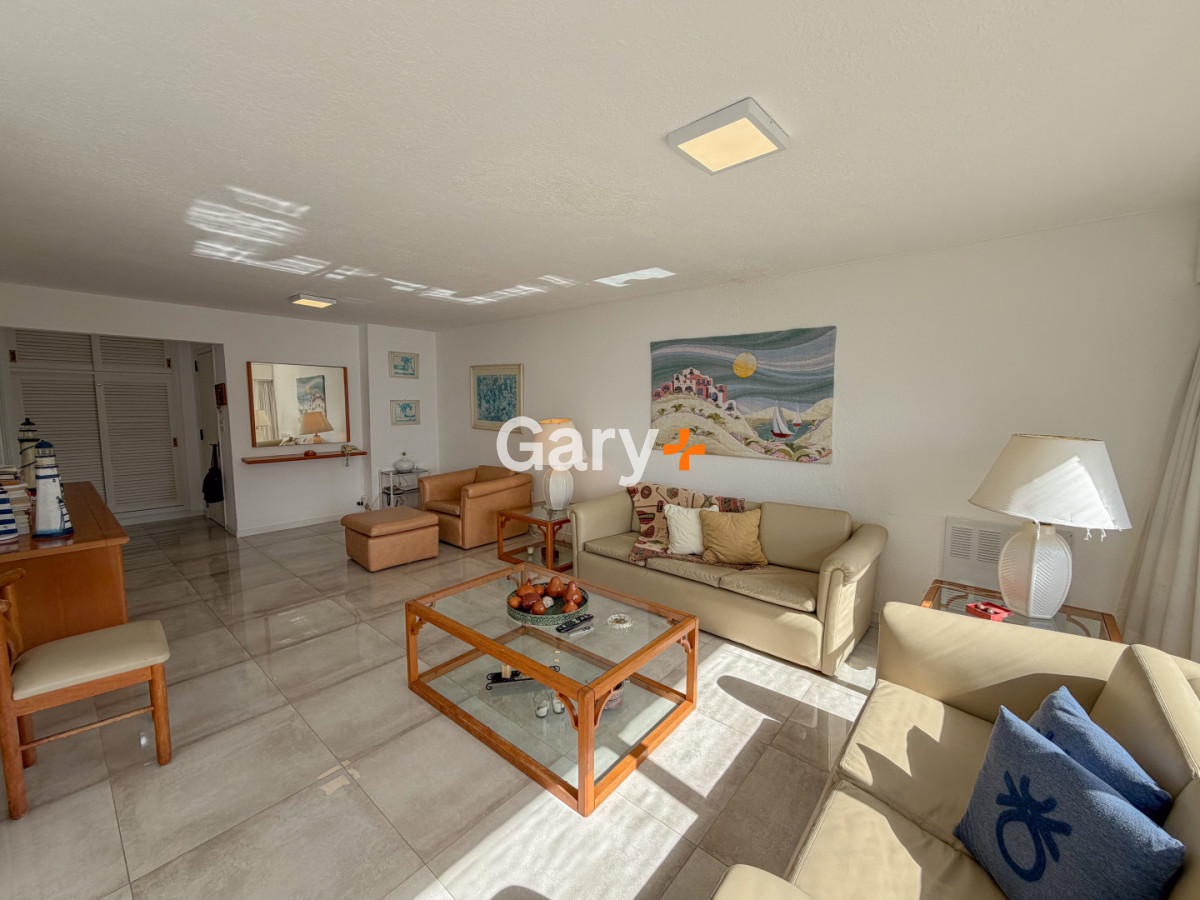 Apartamento ID.18425 - Apartamento en venta, Puerto Punta del Este