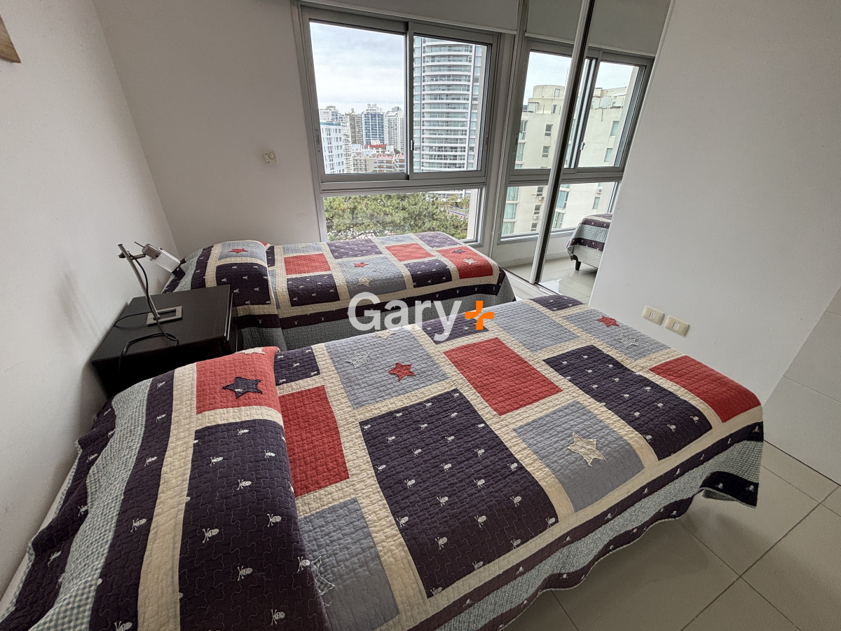 Apartamento ID.3600 - Apartamento en venta y alquiler temporario  3 dormitorios en Playa Brava, Punta del Este