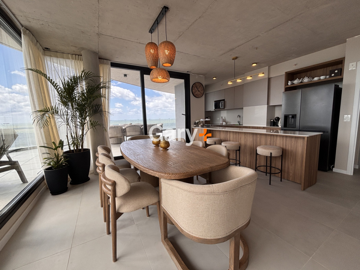 Apartamento ID.27050 - Penthouse de 3 dormitorios en venta, Punta del Este