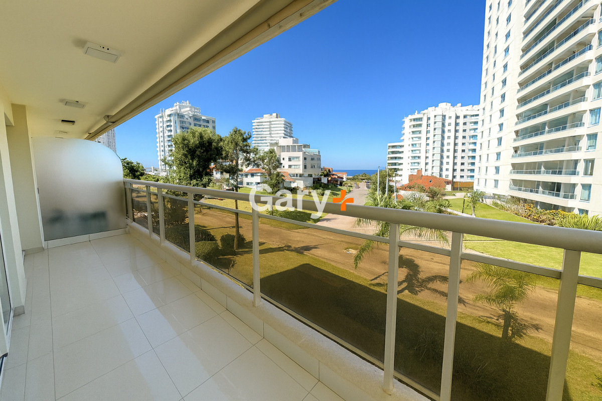 Apartamento ID.28600 - 3 dormitorios a 100 metros del mar – Playa Brava – U$S 305.000