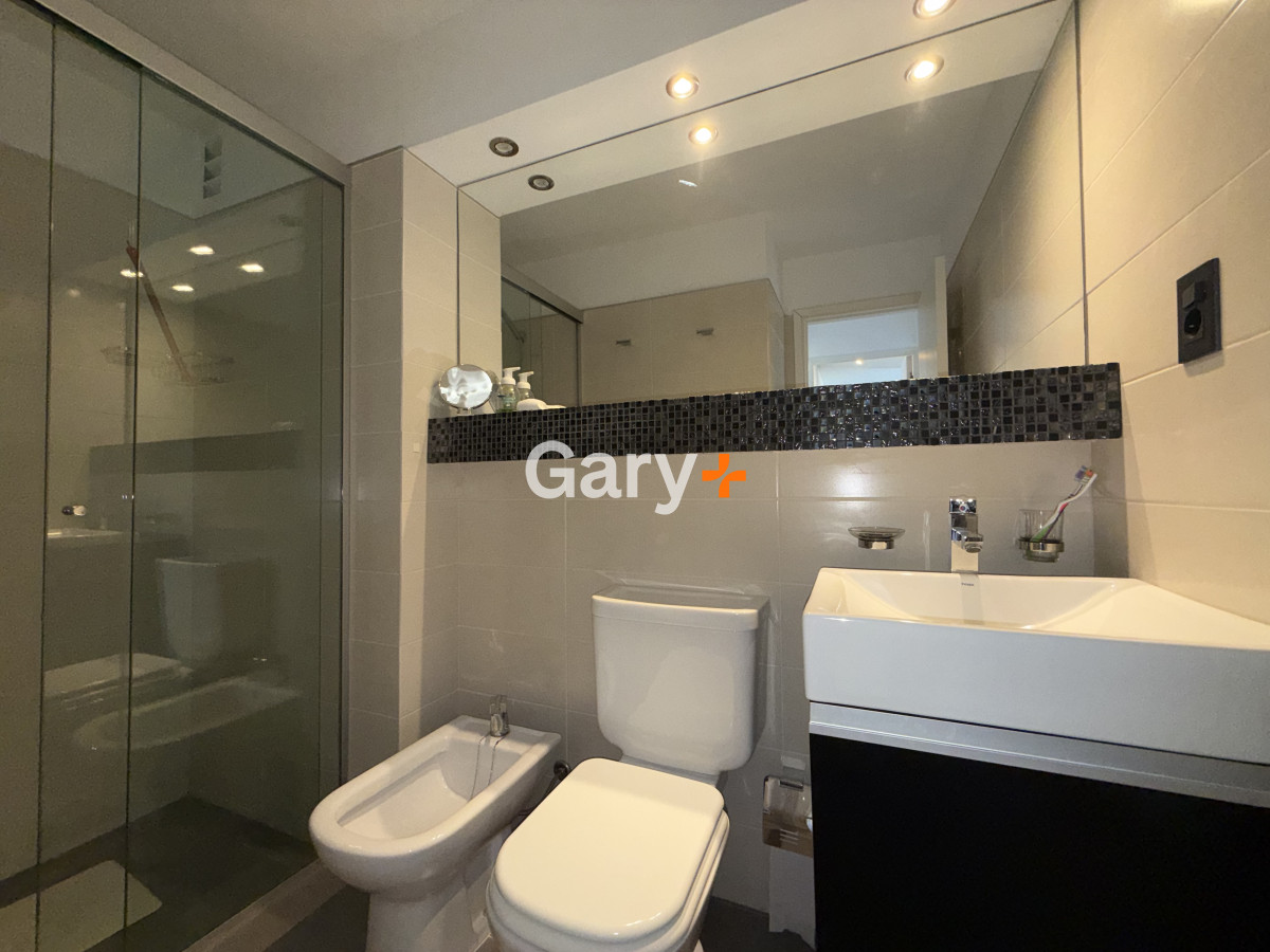 Apartamento ID.708 - Apartamento en venta Playa Mansa frente al mar  2 dormitorios