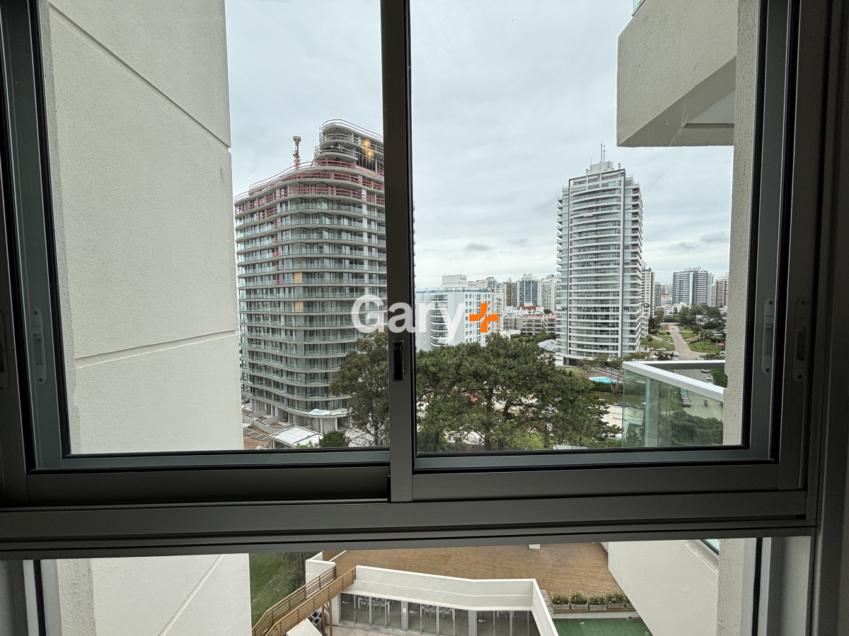 Apartamento ID.3600 - Apartamento en venta y alquiler temporario  3 dormitorios en Playa Brava, Punta del Este