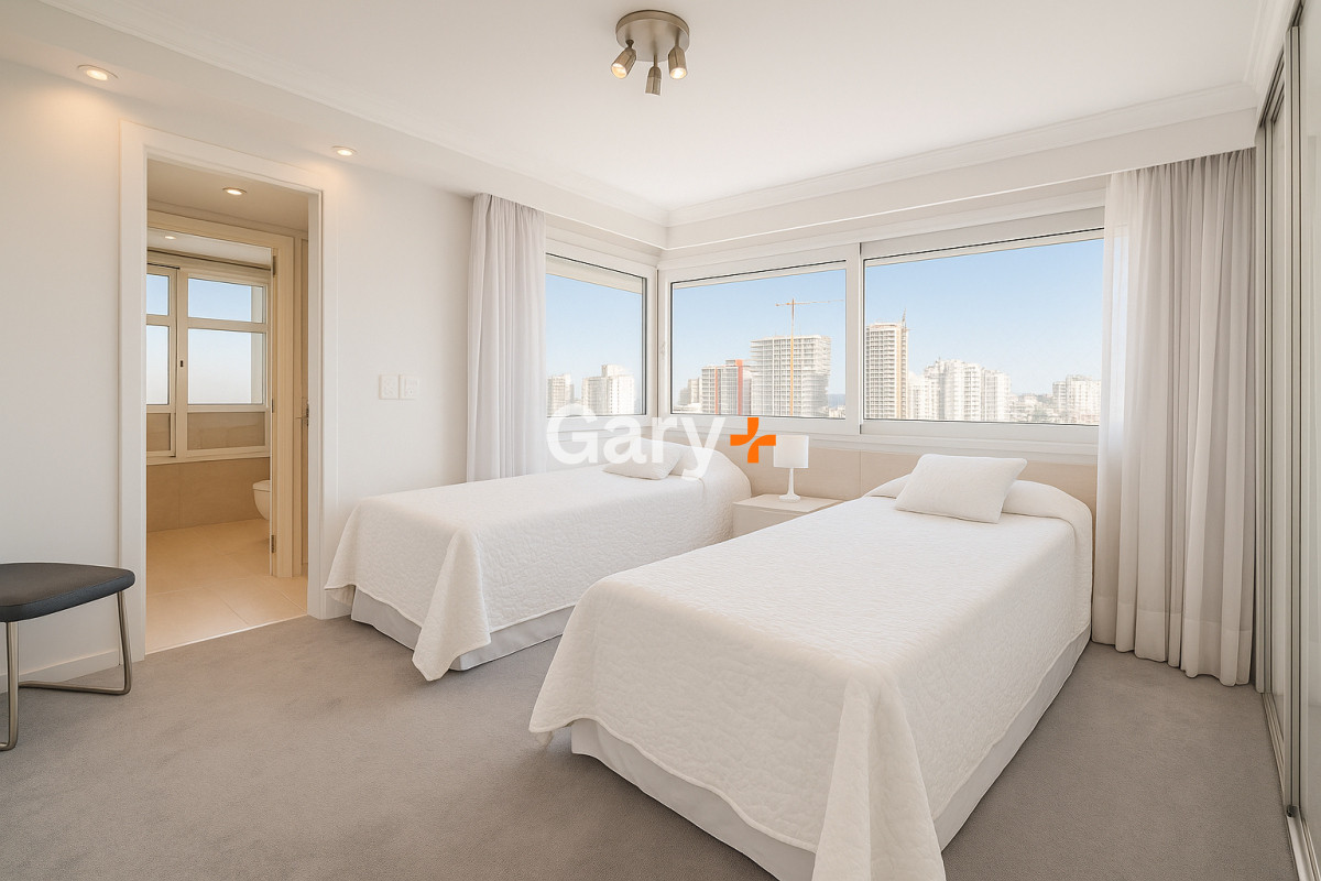 Apartamento ID.28772 - Apartamento en venta, 3 dormitorios y dependencia de servicio, Playa Mansa