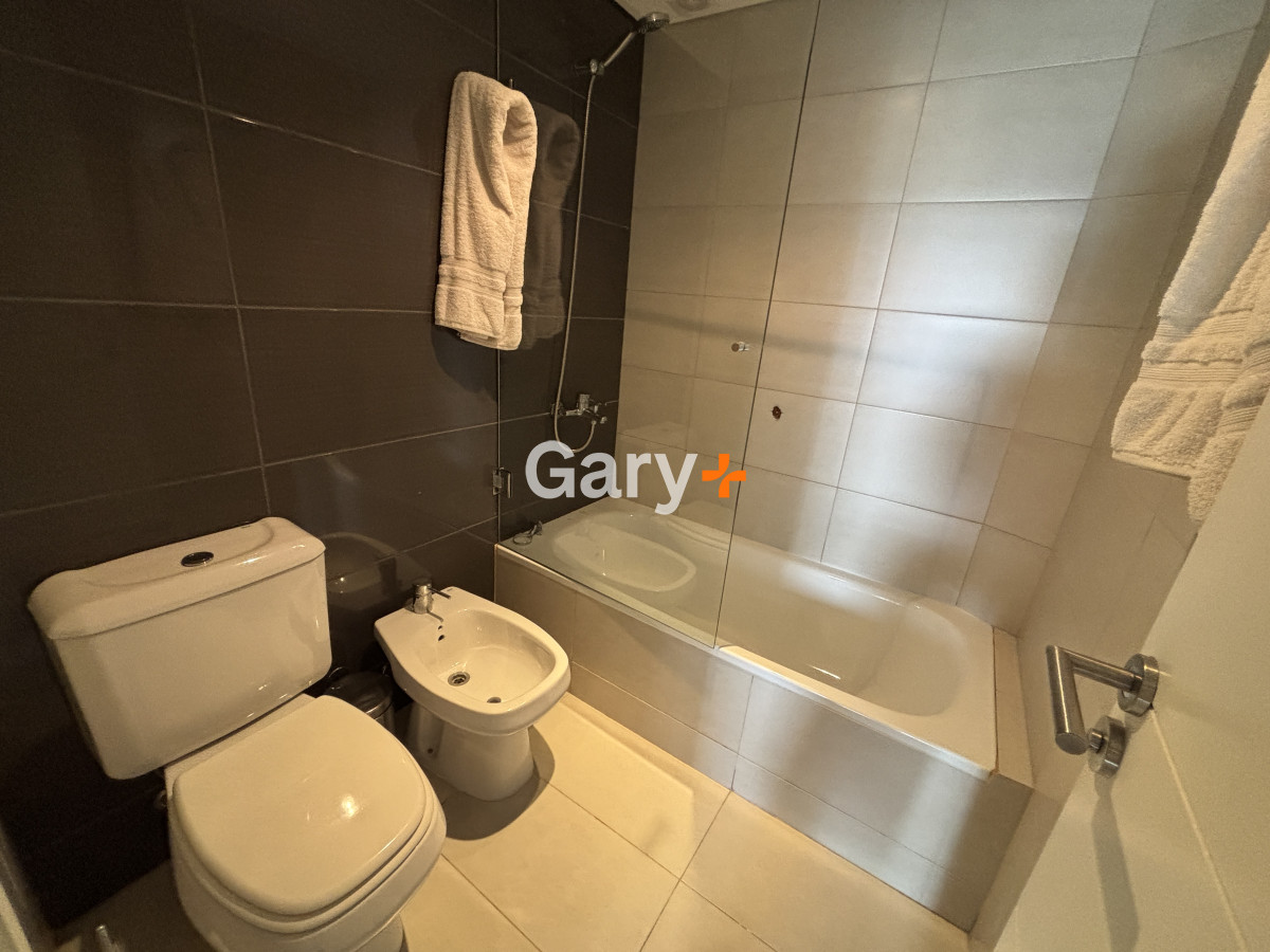 Apartamento ID.3600 - Apartamento en venta y alquiler temporario  3 dormitorios en Playa Brava, Punta del Este