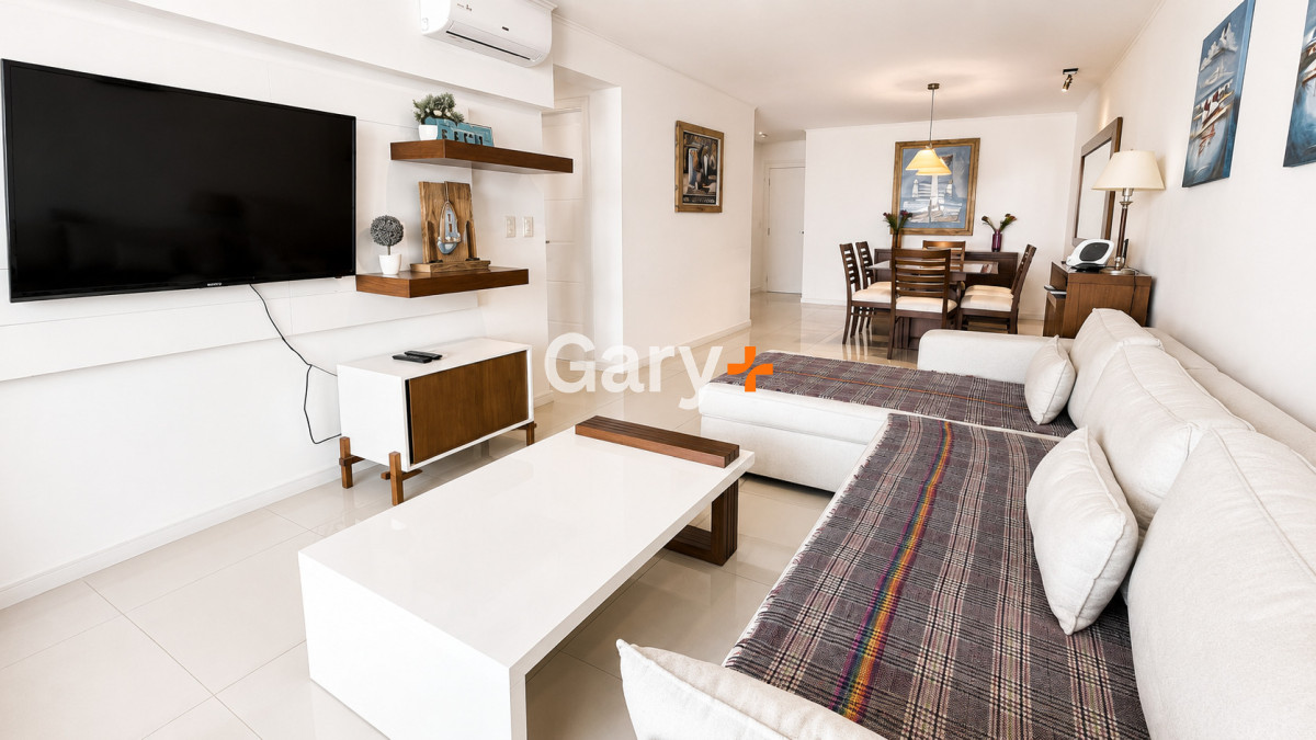 Apartamento ID.3600 - Apartamento en venta y alquiler temporario  3 dormitorios en Playa Brava, Punta del Este