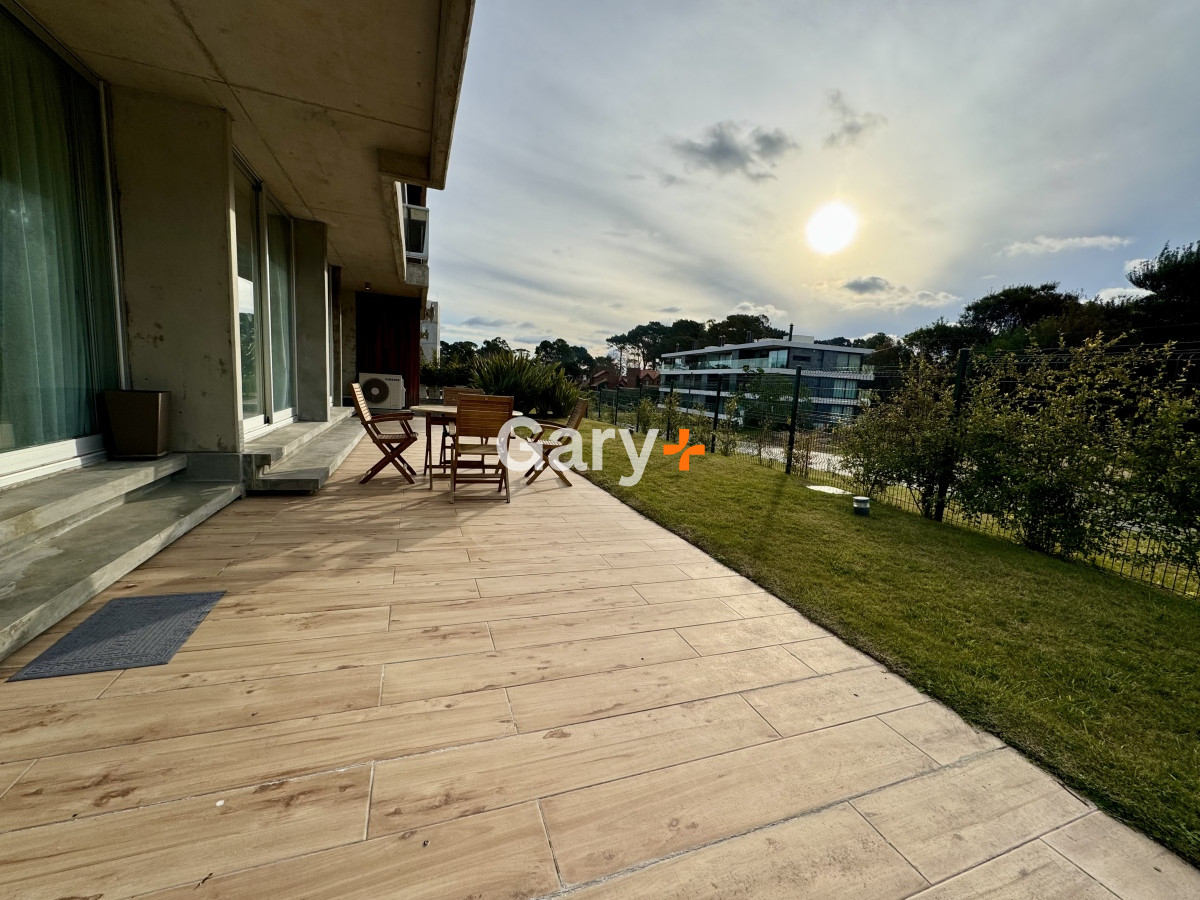 Apartamento ID.28071 - apartamento 2 dormitorios 2 baños sobre playa mansa