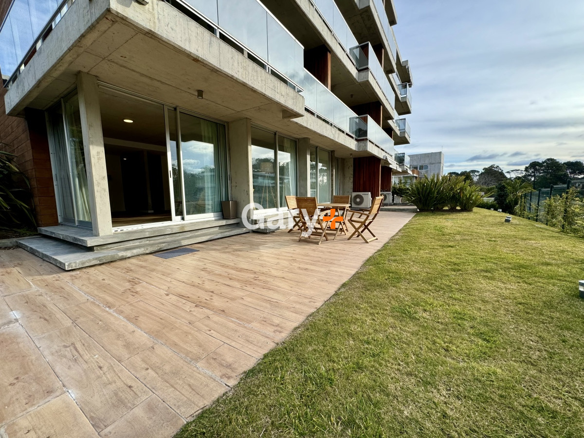 Apartamento ID.28071 - apartamento 2 dormitorios 2 baños sobre playa mansa