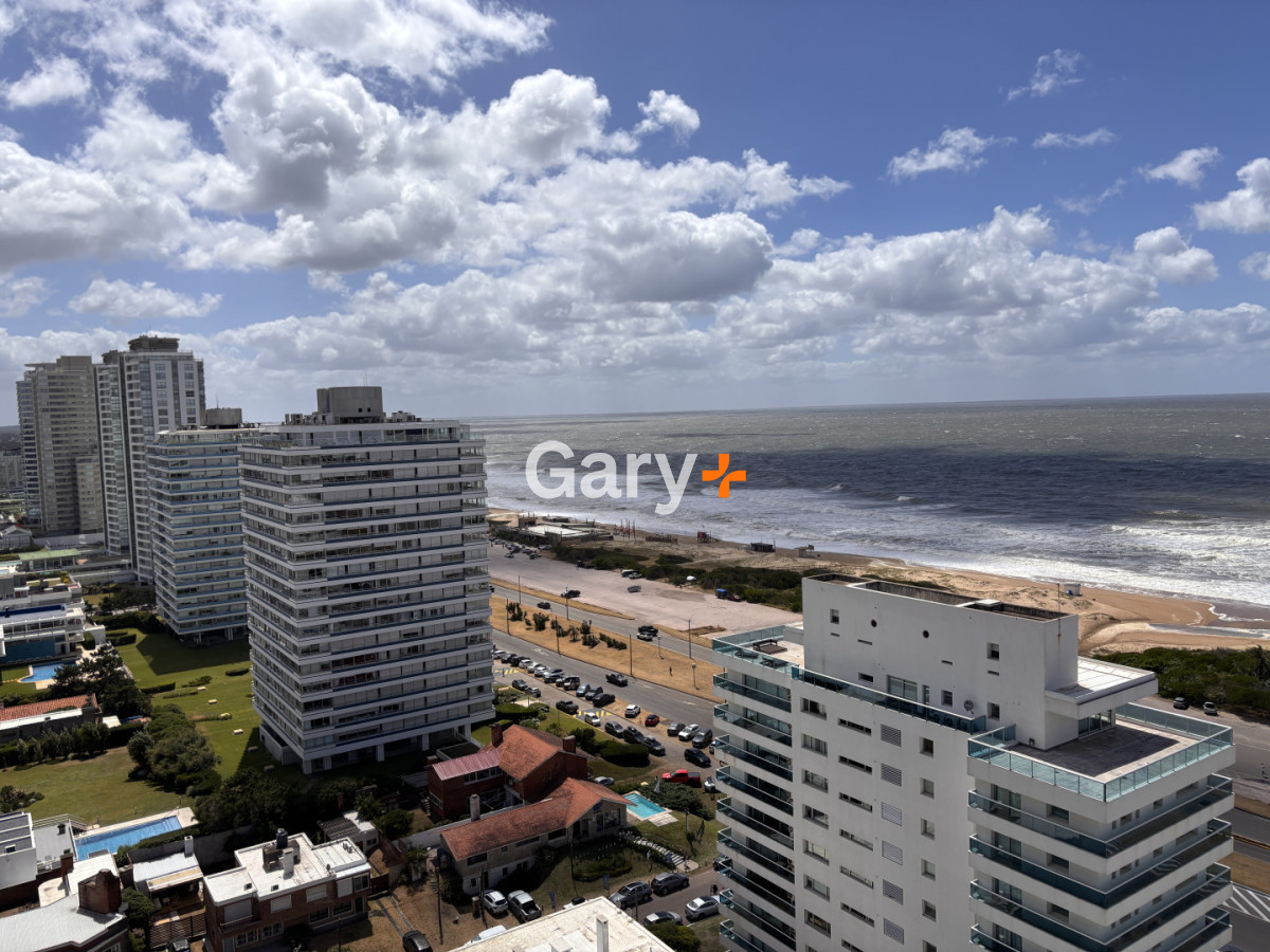 Apartamento ID.27050 - Penthouse de 3 dormitorios en venta, Punta del Este
