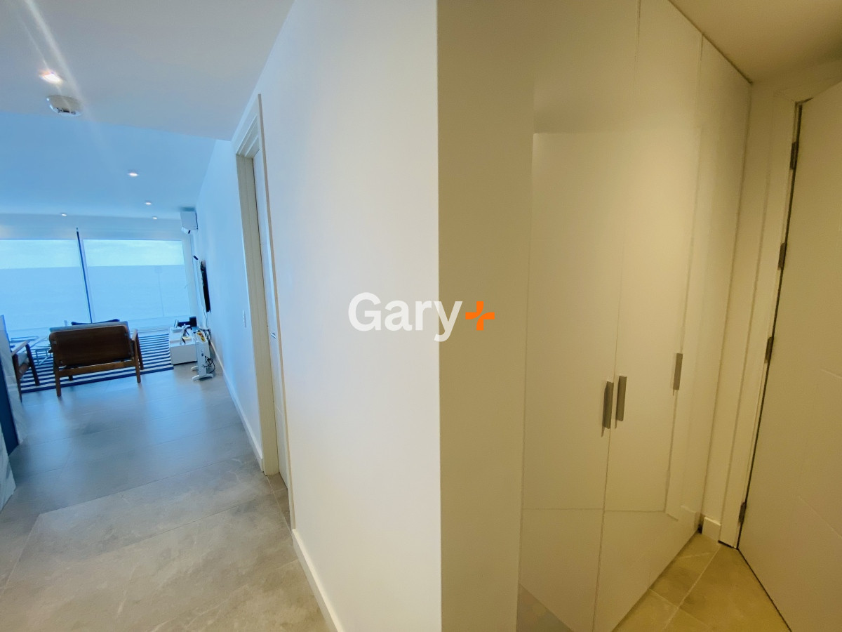 Apartamento ID.27420 - Apartamento en venta de 3 dormitorios en Punta del Este, peninsula frente al mar