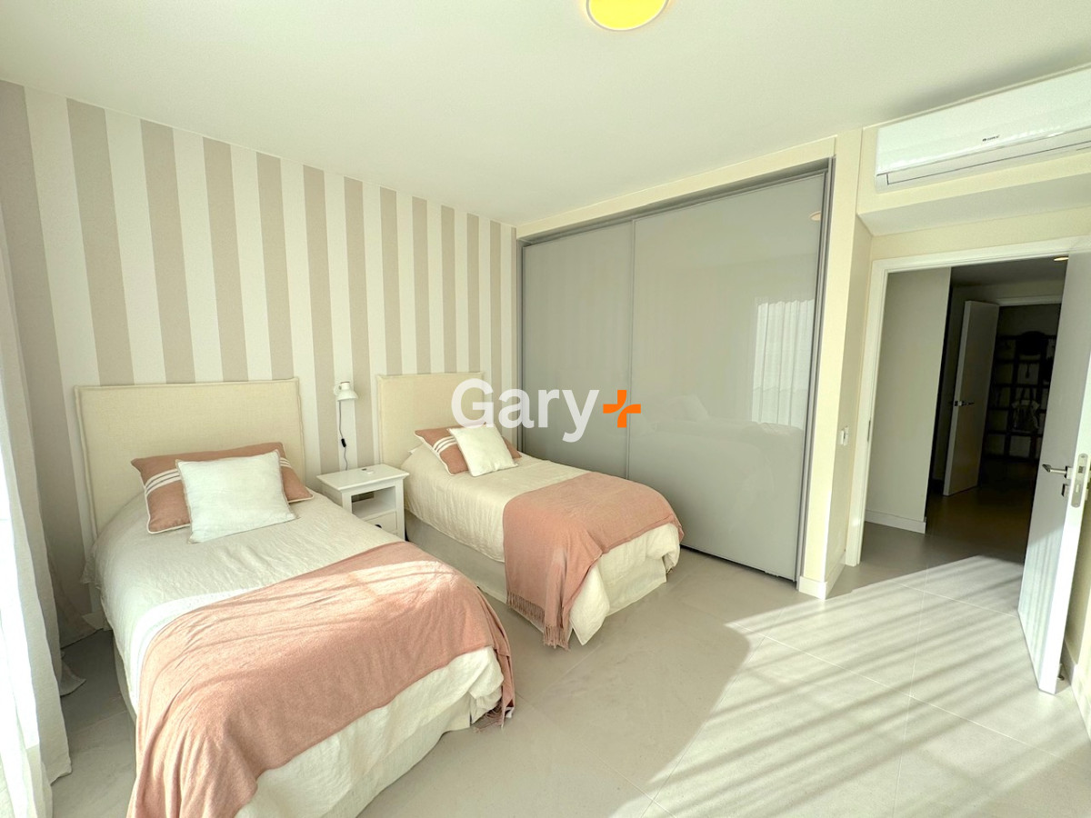 Apartamento ID.28402 - Apartamento 3 dormitorios y dependencia en venta en Punta del Este, Le Parc