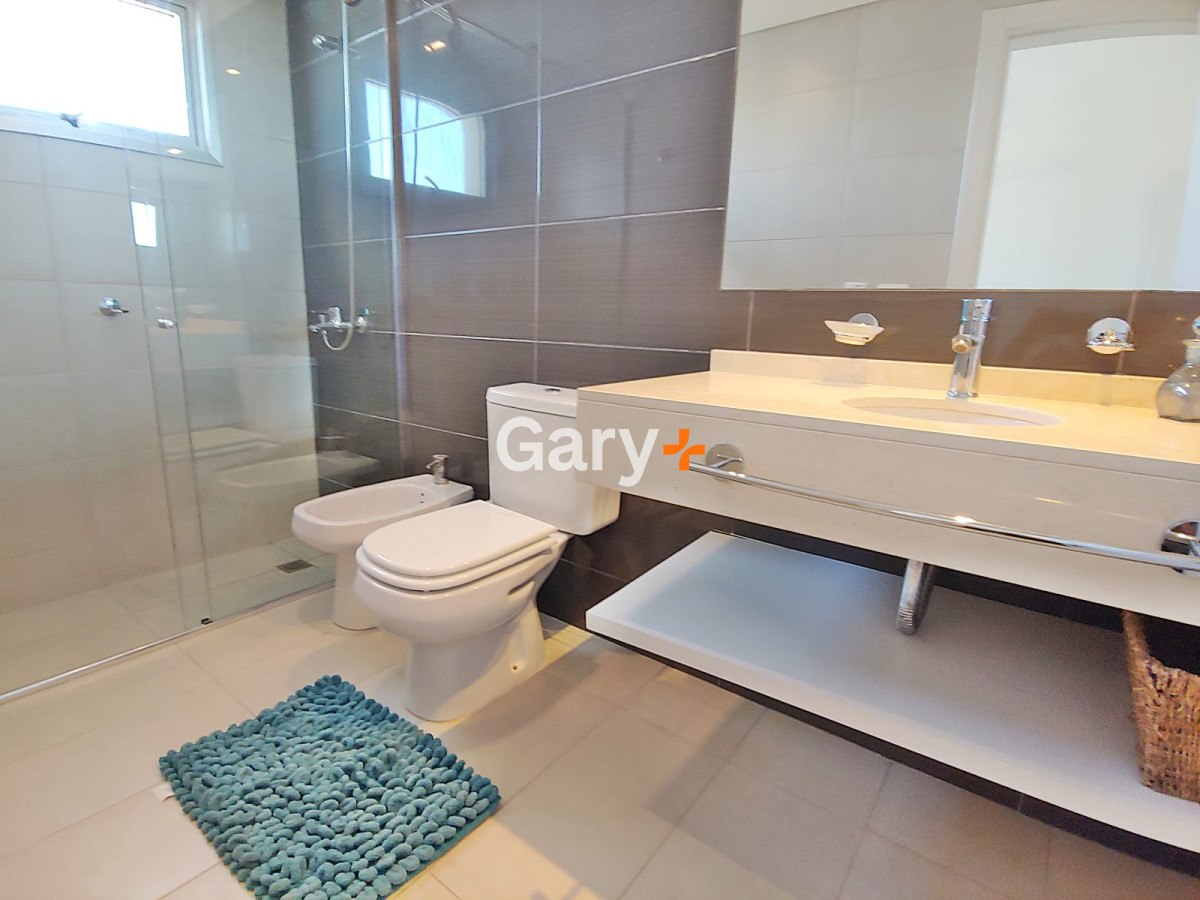 Apartamento ID.1455 - Apartamento en venta Pent House de 4 dormitorios en Playa Brava, Punta del Este