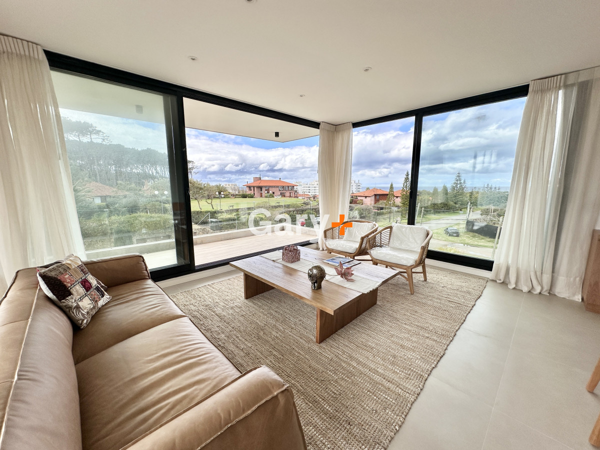 Apartamento ID.28817 - Apartamento en venta de 2 dormitorios y 2 baños, Rincón del Indio, Playa Brava,  Punta del Este.
