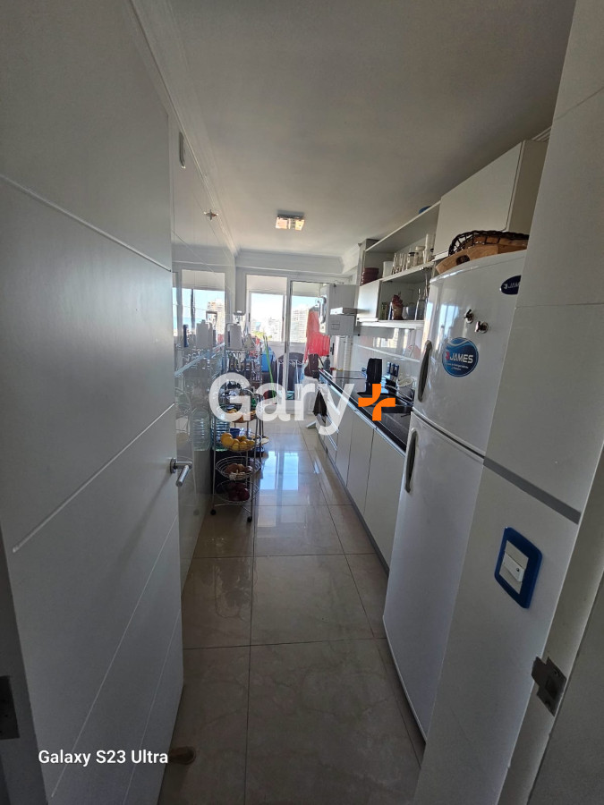 Apartamento ID.26317 - Apartamento de 2 dormitorios playa mansa Punta del Este con vista al mar