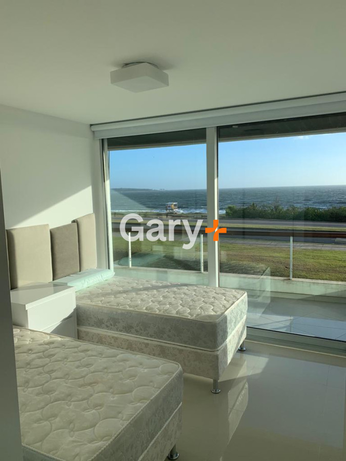Apartamento ID.1148 - Apartamento en venta Playa Mansa 3 dormitorios