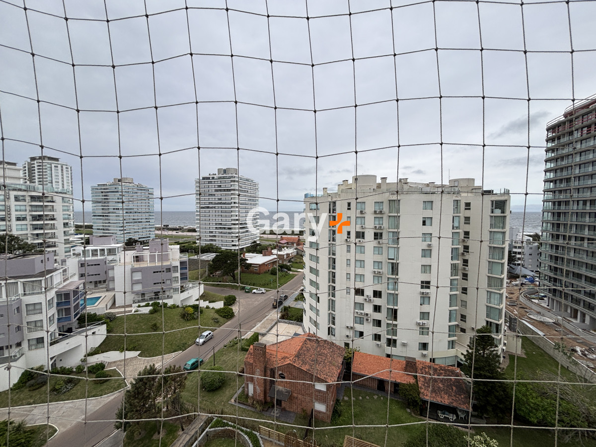 Apartamento ID.3600 - Apartamento en venta y alquiler temporario  3 dormitorios en Playa Brava, Punta del Este