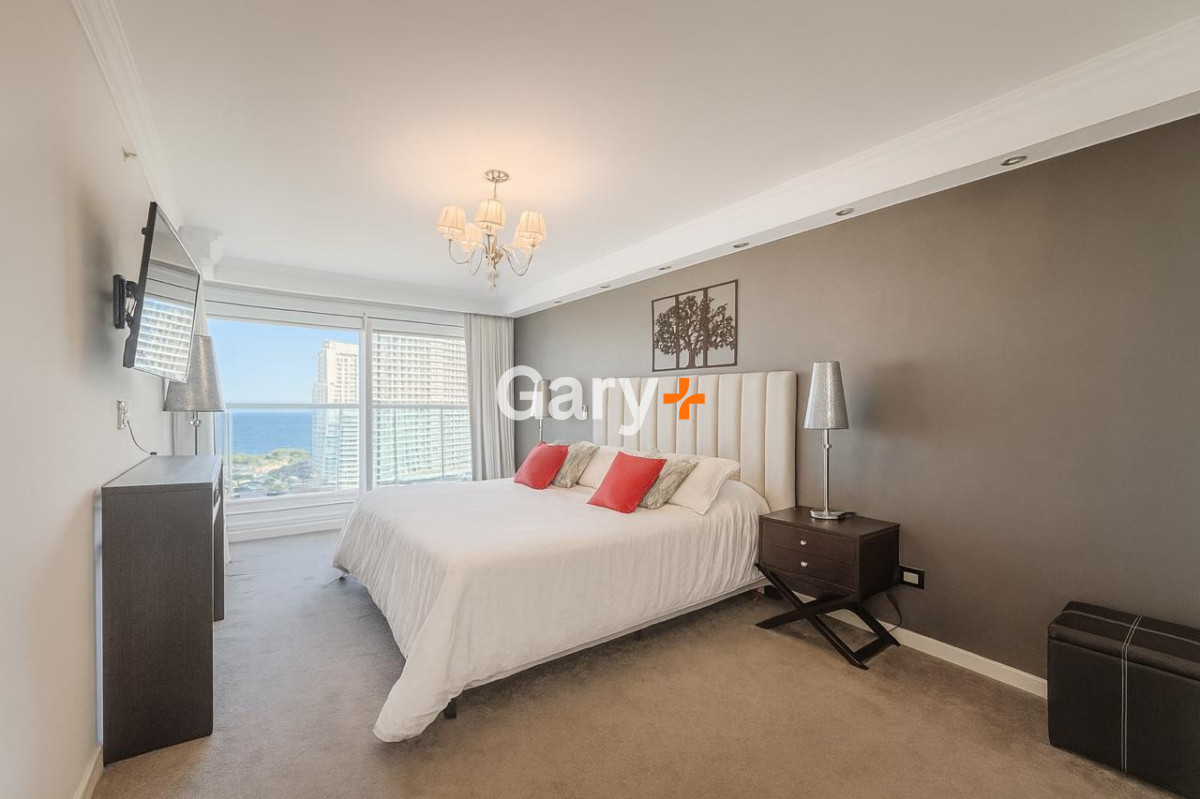 Apartamento ID.28772 - Apartamento en venta, 3 dormitorios y dependencia de servicio, Playa Mansa