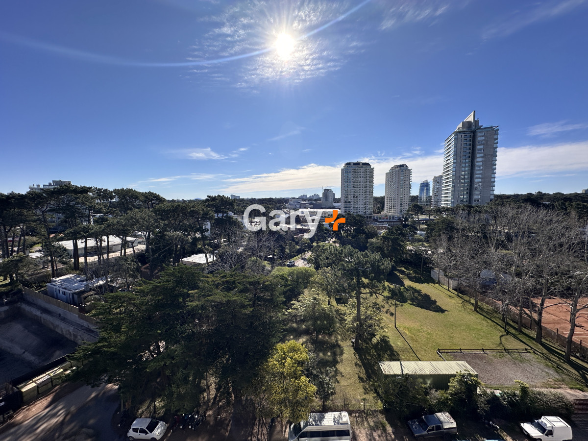 Apartamento ID.28534 - Apartamento en venta de 2 dormitorios en Punta del Este