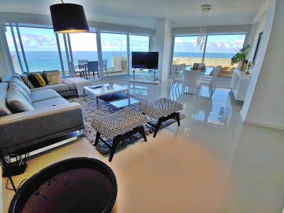 Apartamento en venta Pent House de 4 dormitorios en Playa Brava, Punta del Este