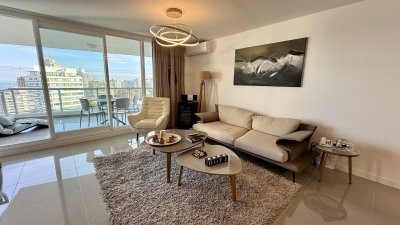 Apartamento de categoría en venta con vista al mar 