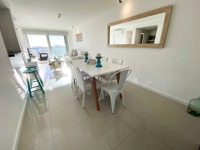 Piso alto en Wind Tower orientado a la puesta del sol precio destacado!