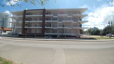 Apartamento de 2 dormitorios en venta, Punta del Este