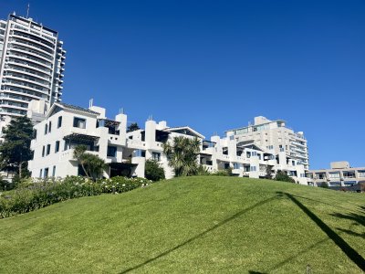 Apartamento - casa en venta en Punta del Este con 3 dormitorios