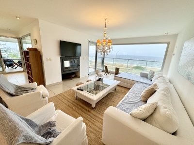 Apartamento en venta Playa Mansa 4 dormitorios