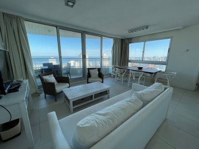 Apartamento de 3 dormitorios en alquiler, Punta del Este