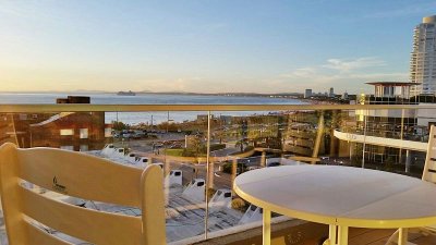 Apartamento en venta Playa Mansa 3 dormitorios