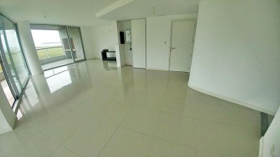 Apartamento en venta Playa Mansa 3 dormitorios