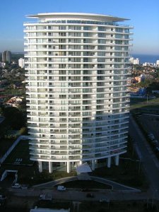 Apartamento en venta Playa Mansa 2 dormitorios