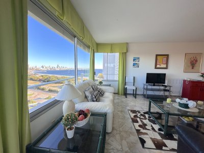 Apartamento en venta en Punta del Este,  Playa Mansa 2 dormitorios