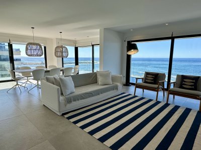 Apartamento en venta de 3 dormitorios en Punta del Este, peninsula frente al mar