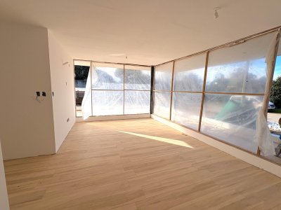 Apartamento en venta de 2 dormitorios, Aidy Grill, Punta del Este.