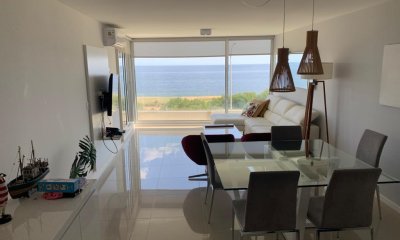 Apartamento en venta Playa Mansa 3 dormitorios