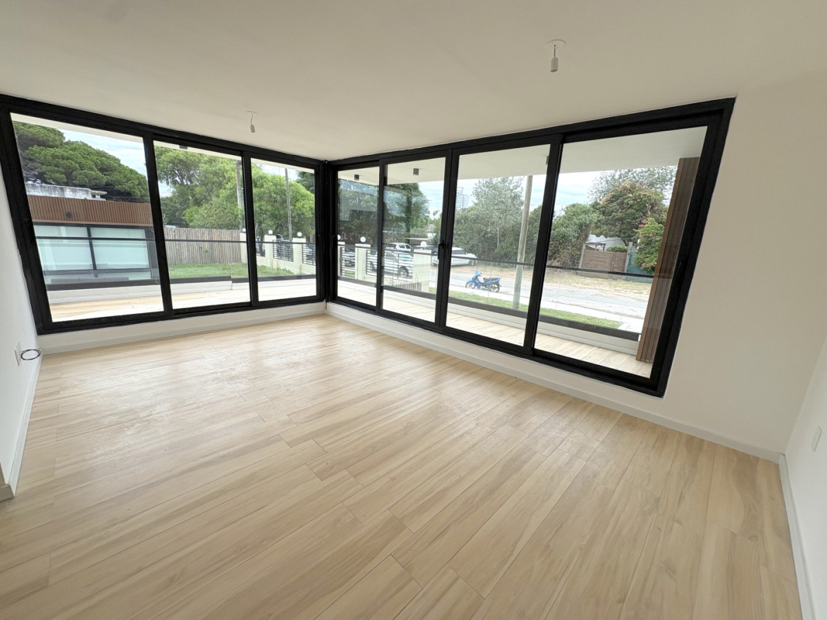 Apartamento en venta de 2 dormitorios, Aidy Grill, Punta del Este.