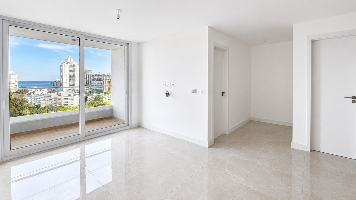 Apartamento  a estrenar de 1 dormitorio y medio en venta en Punta del Este