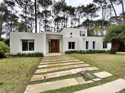 Casa en Venta e de 5 dormitorios en La Barra , Punta del este , Maldonado 