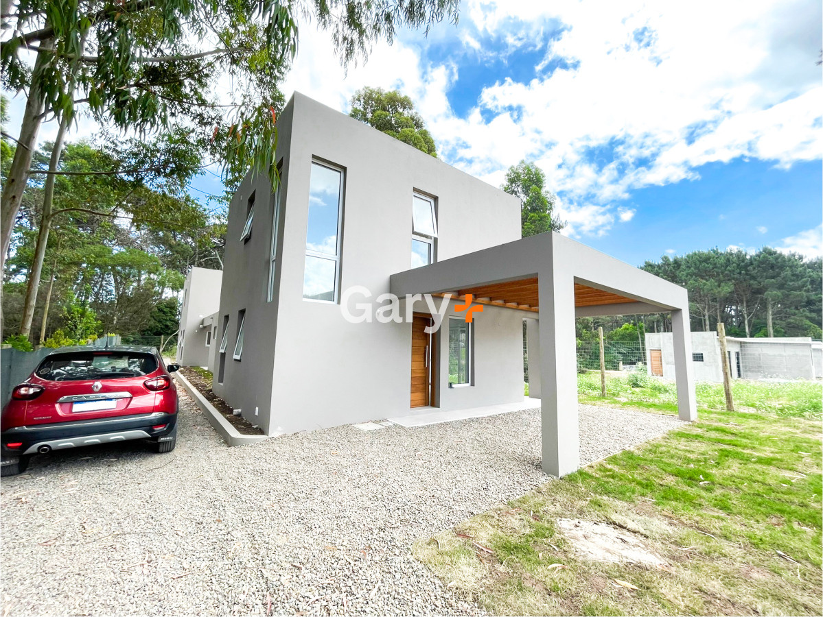 Hermosa casa a estrenar de 2 dormitorios, Parque Burnett, Punta del Este
