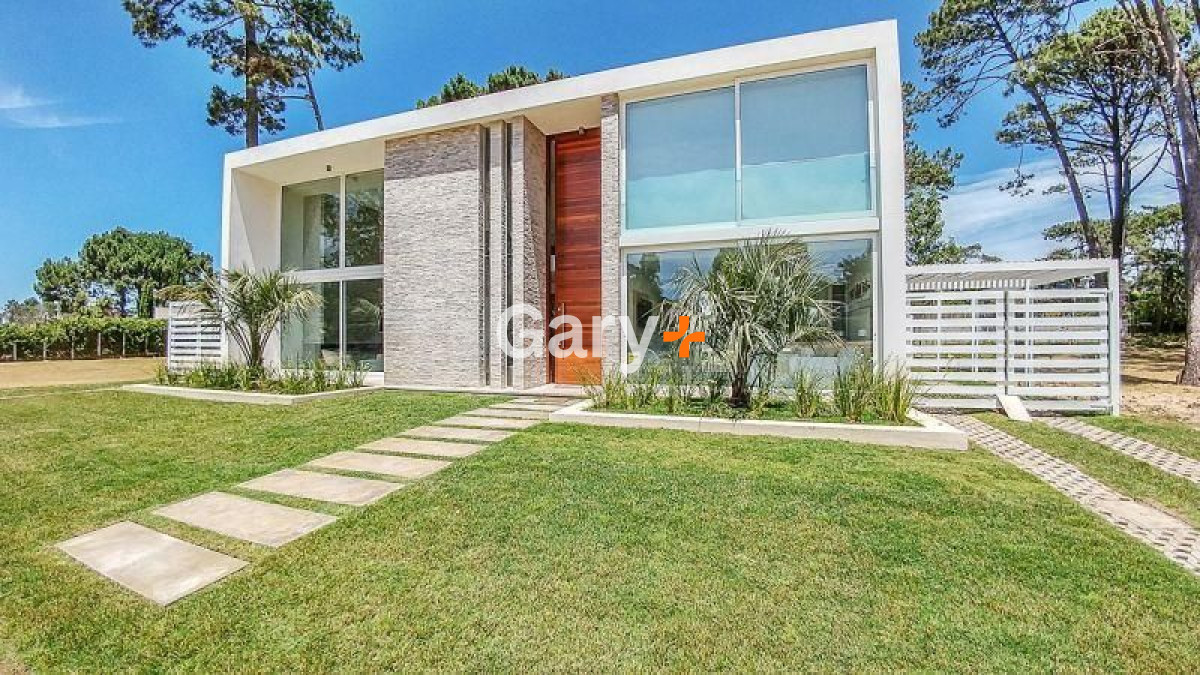 Casa en venta y alquiler temporario  5 dormitorios