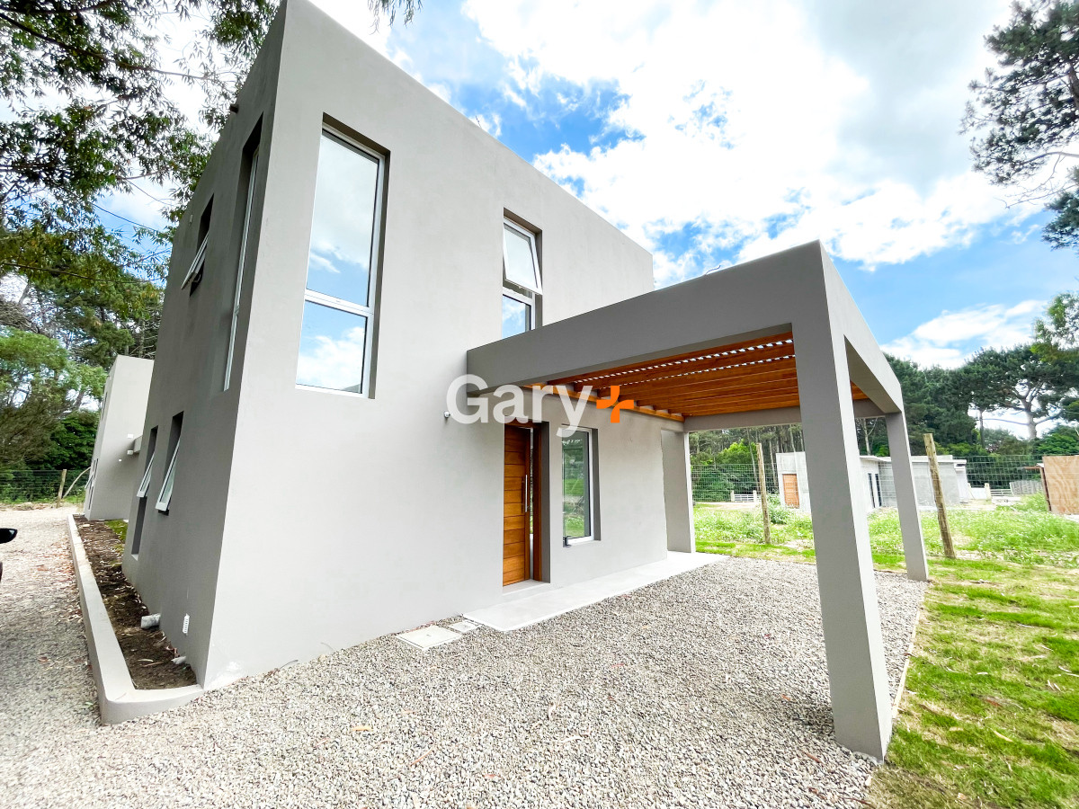 Casa a estrenar de 2 dormitorios, Parque Burnett, Punta del Este