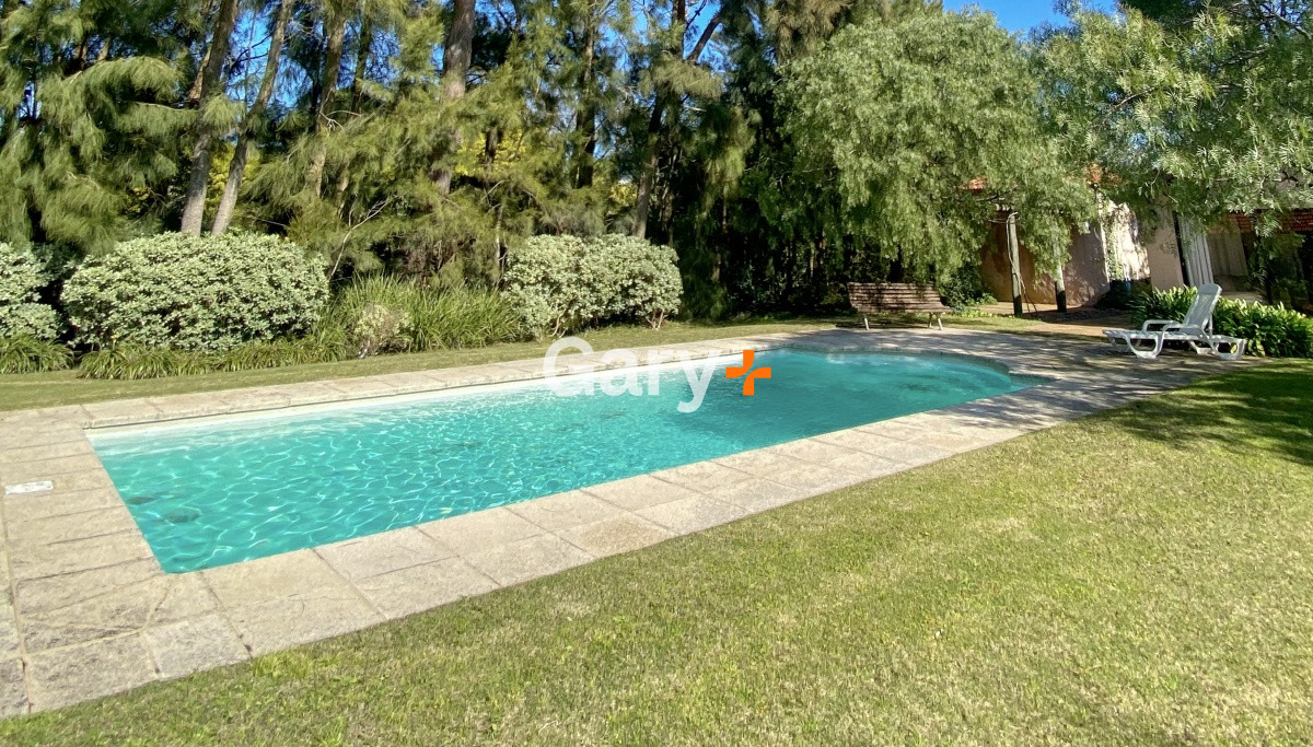 HERMOSA CASA EN ALQUILER  BRAVA 150 mts Mar