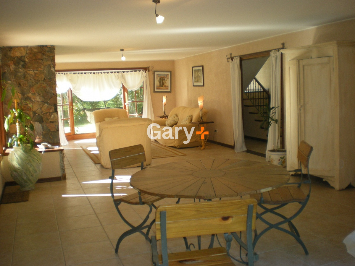 Casa ID.5204 - Casa en venta Lugano Marly 4 dormitorios