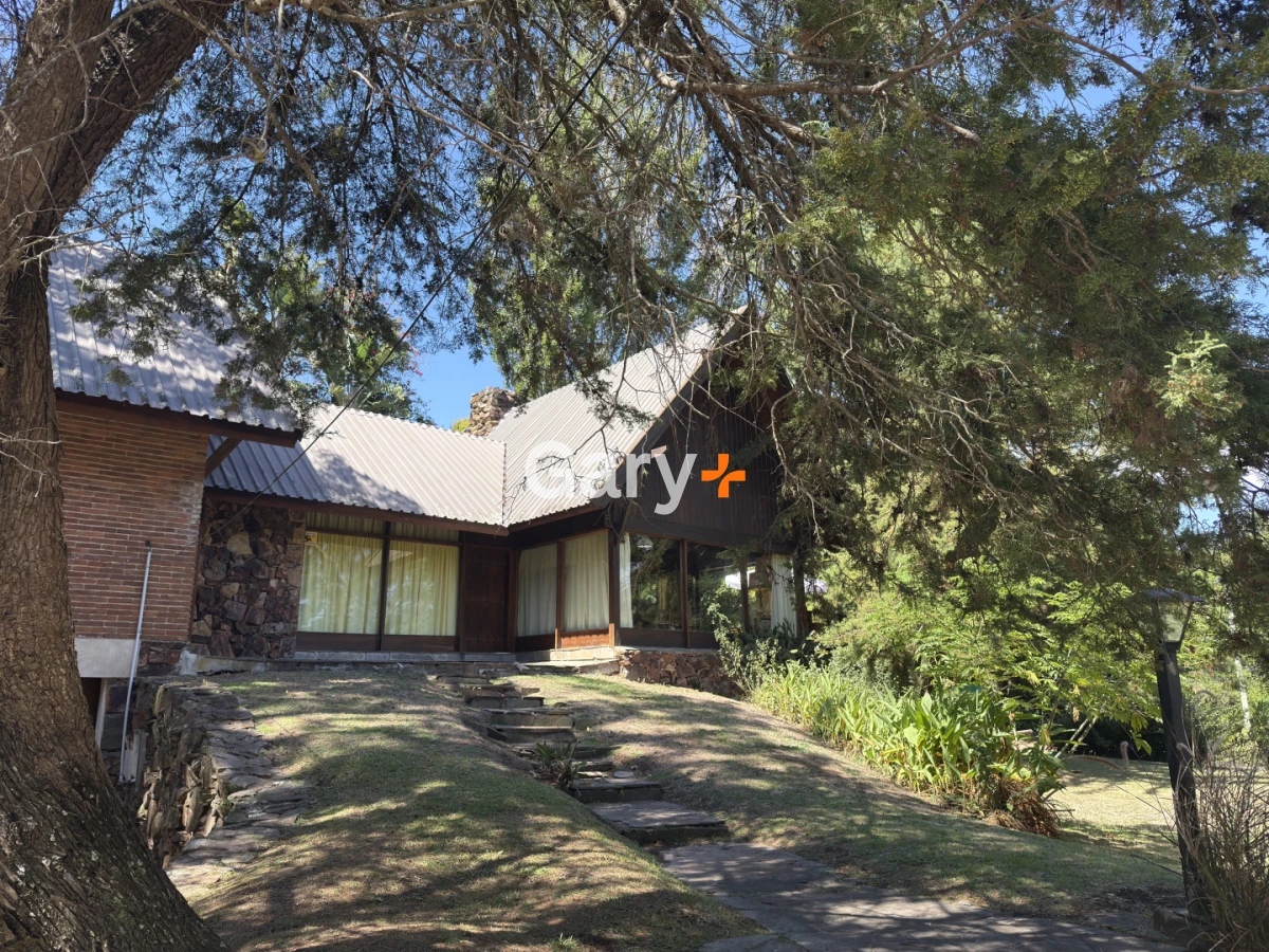 Casa ID.29185 - Casa en venta de 3 dormitorios en exclusivo barrio golf de Punta del Este
