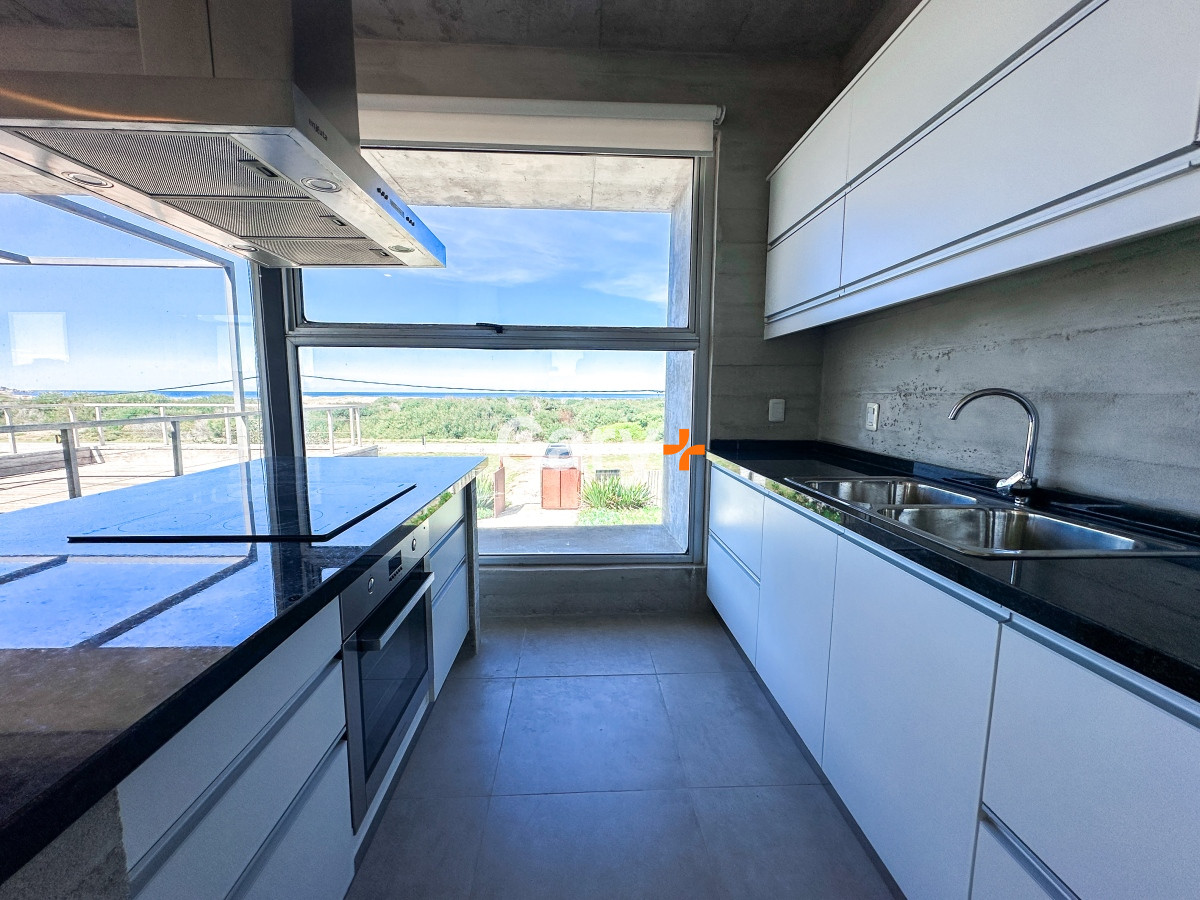 Casa ID.4191 - Casa en venta de 3 dormitorios frente al mar en La Juanita, Jose Ignacio 