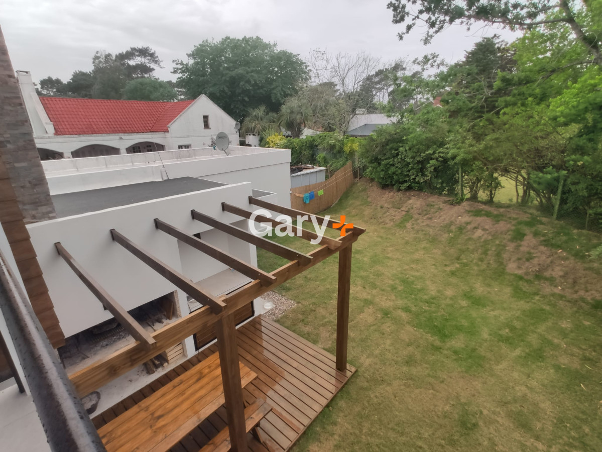 Casa ID.24977 - Casa alquiler  Pinares 300mts de la playa