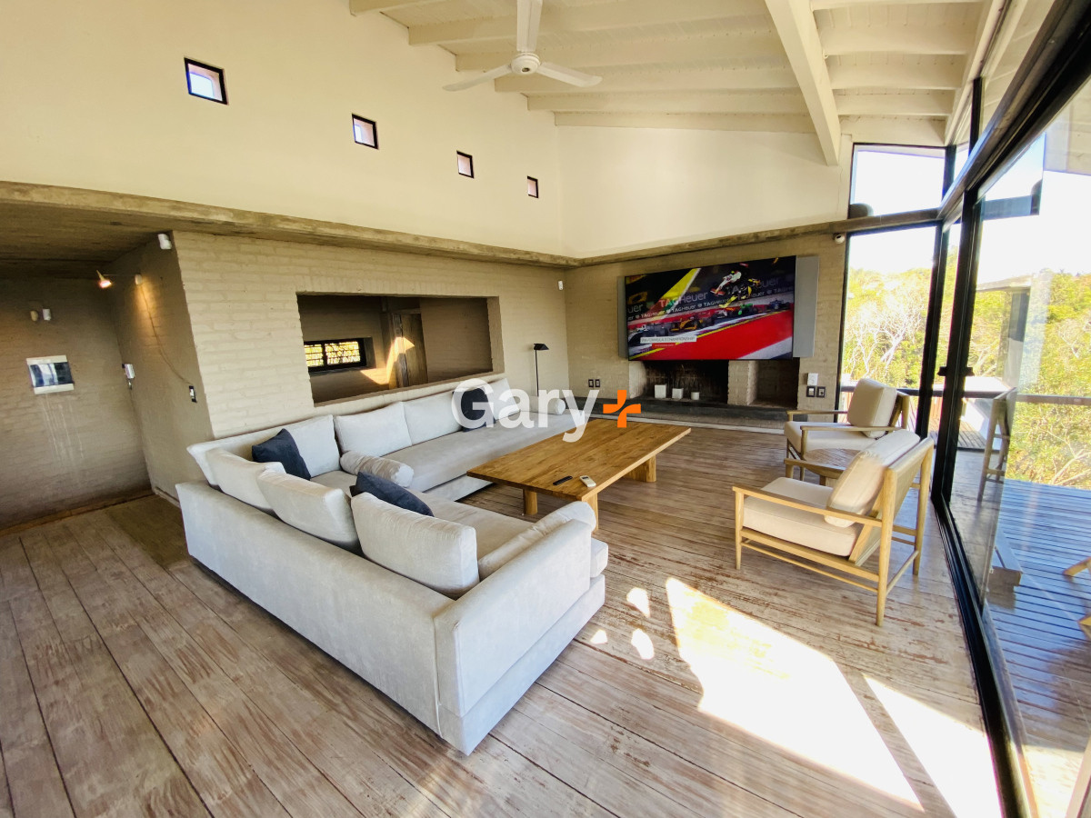 Casa ID.28440 - Espectacular casa de 5 dormitorios en Punta Ballena.