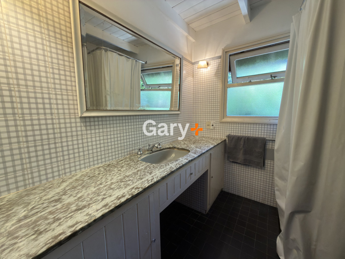 Casa ID.29185 - Casa en venta de 3 dormitorios en exclusivo barrio golf de Punta del Este